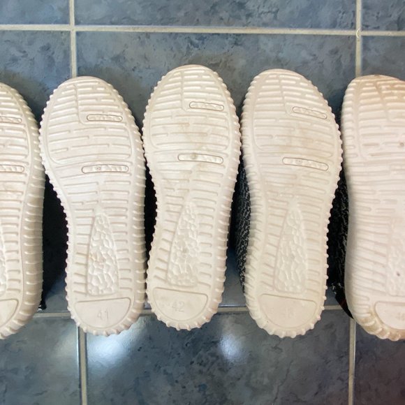 Sneakers - Picture 8 of 9